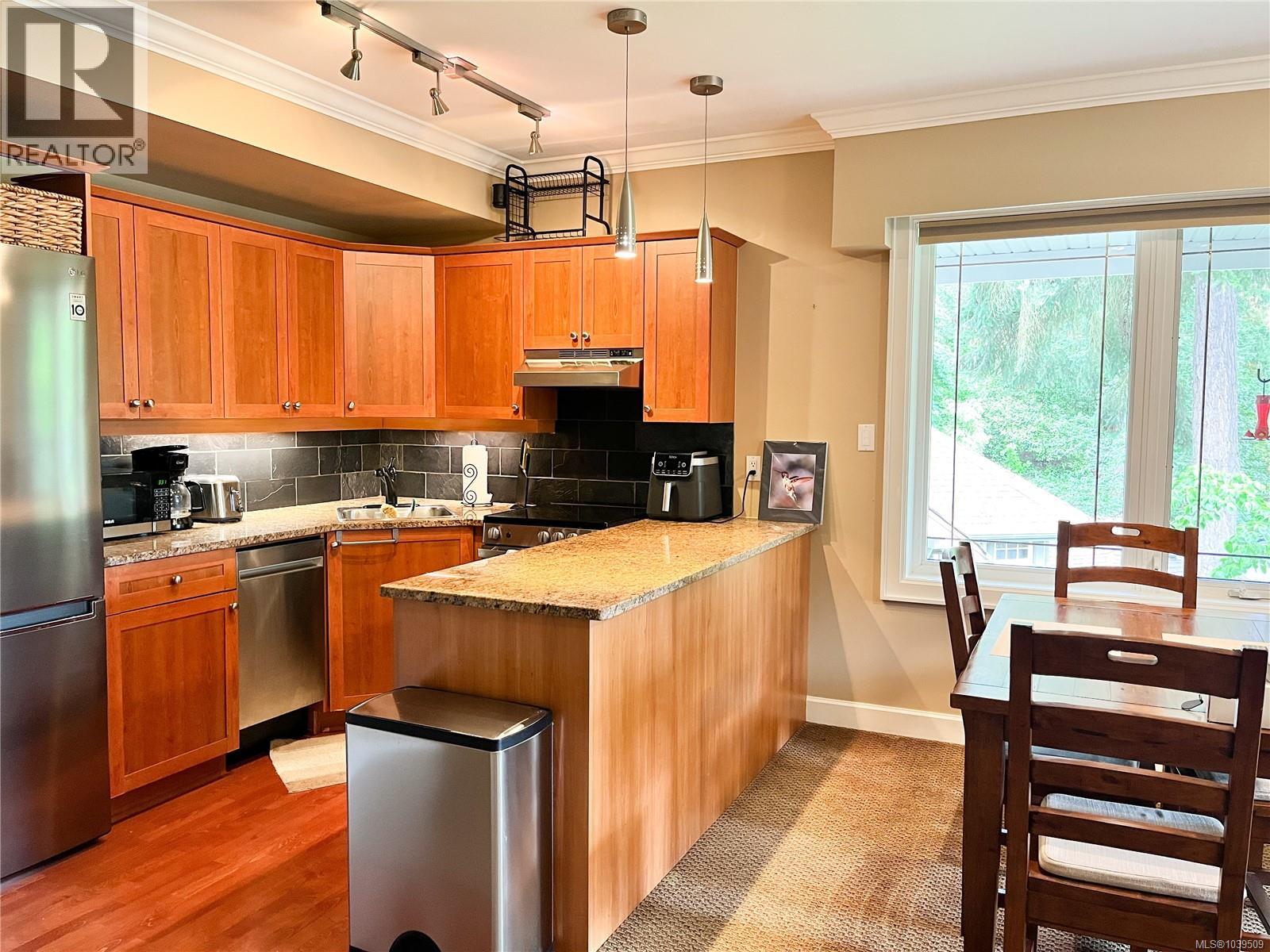 #206 2326 Harbour Rd - 6