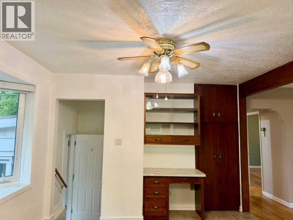1133 20 Street S - 6