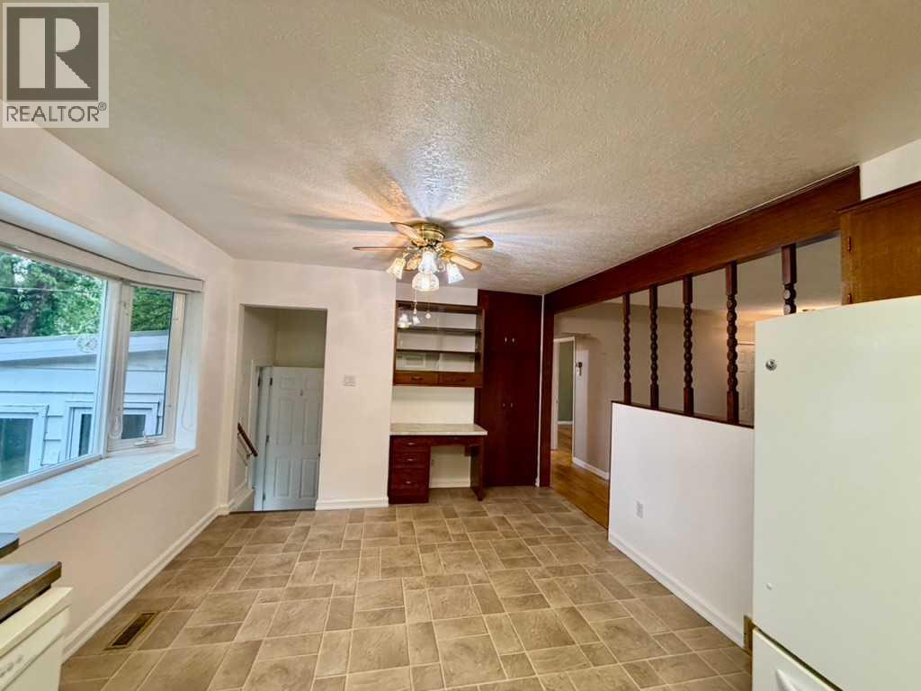 1133 20 Street S - 7