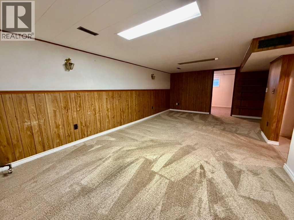 1133 20 Street S - 18