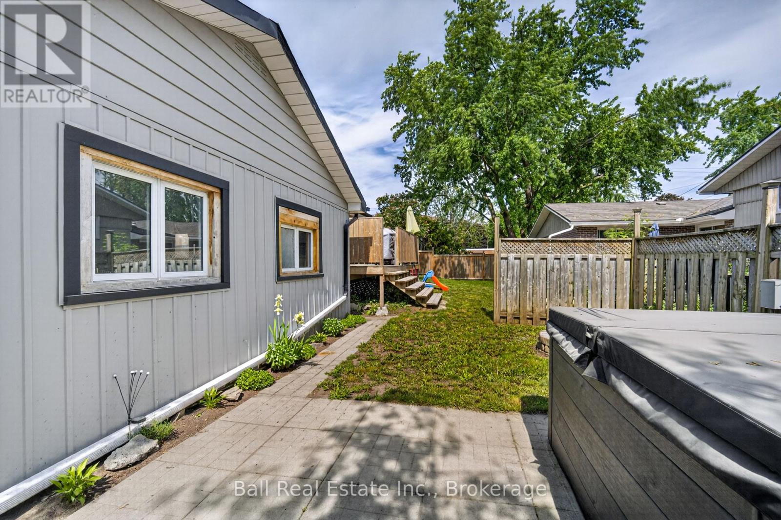 5 CHIPPEWA AVENUE - 32