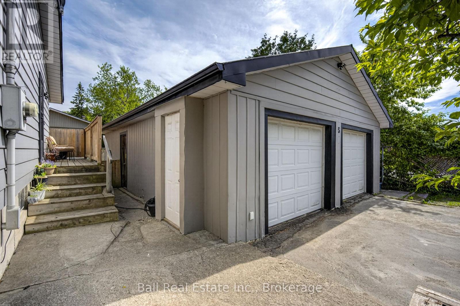 5 CHIPPEWA AVENUE - 36