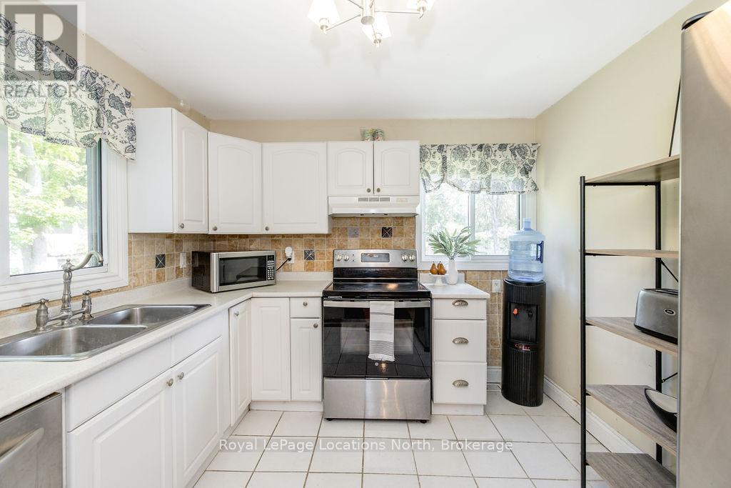 3934 LAKEVIEW ROAD - 17