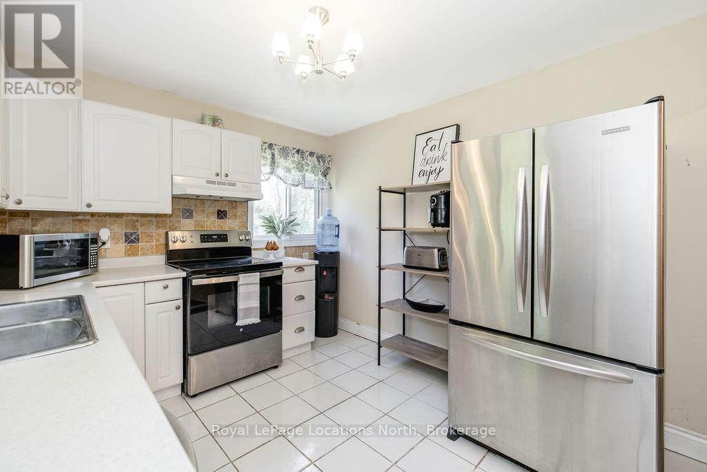 3934 LAKEVIEW ROAD - 18