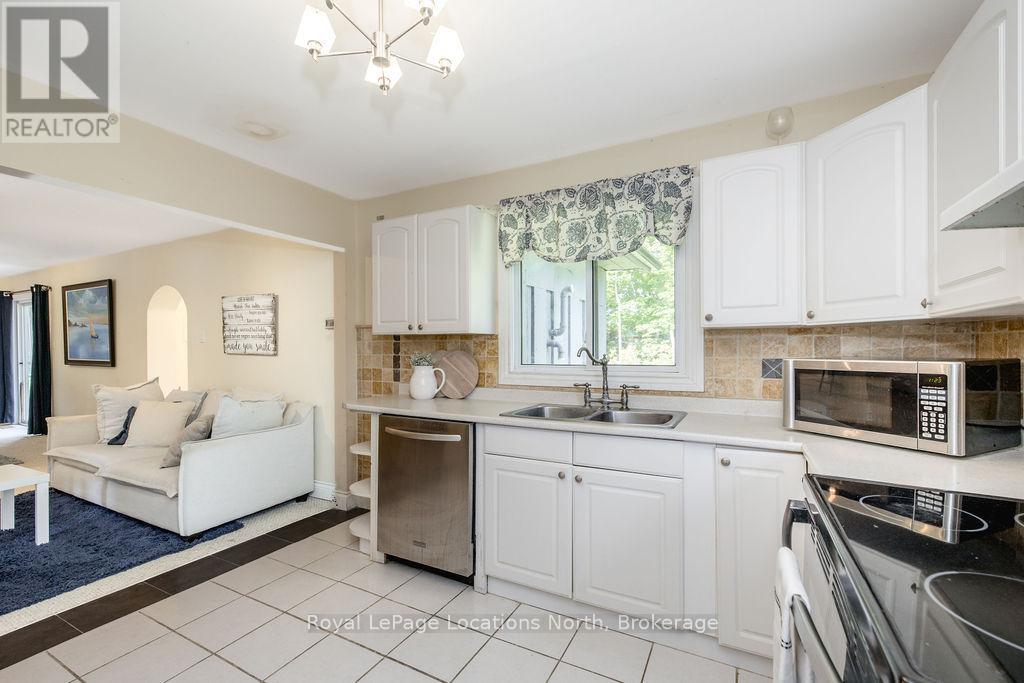 3934 LAKEVIEW ROAD - 19