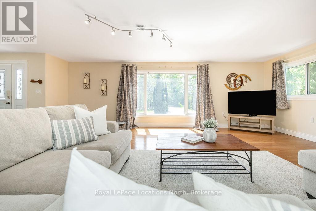 3934 LAKEVIEW ROAD - 9
