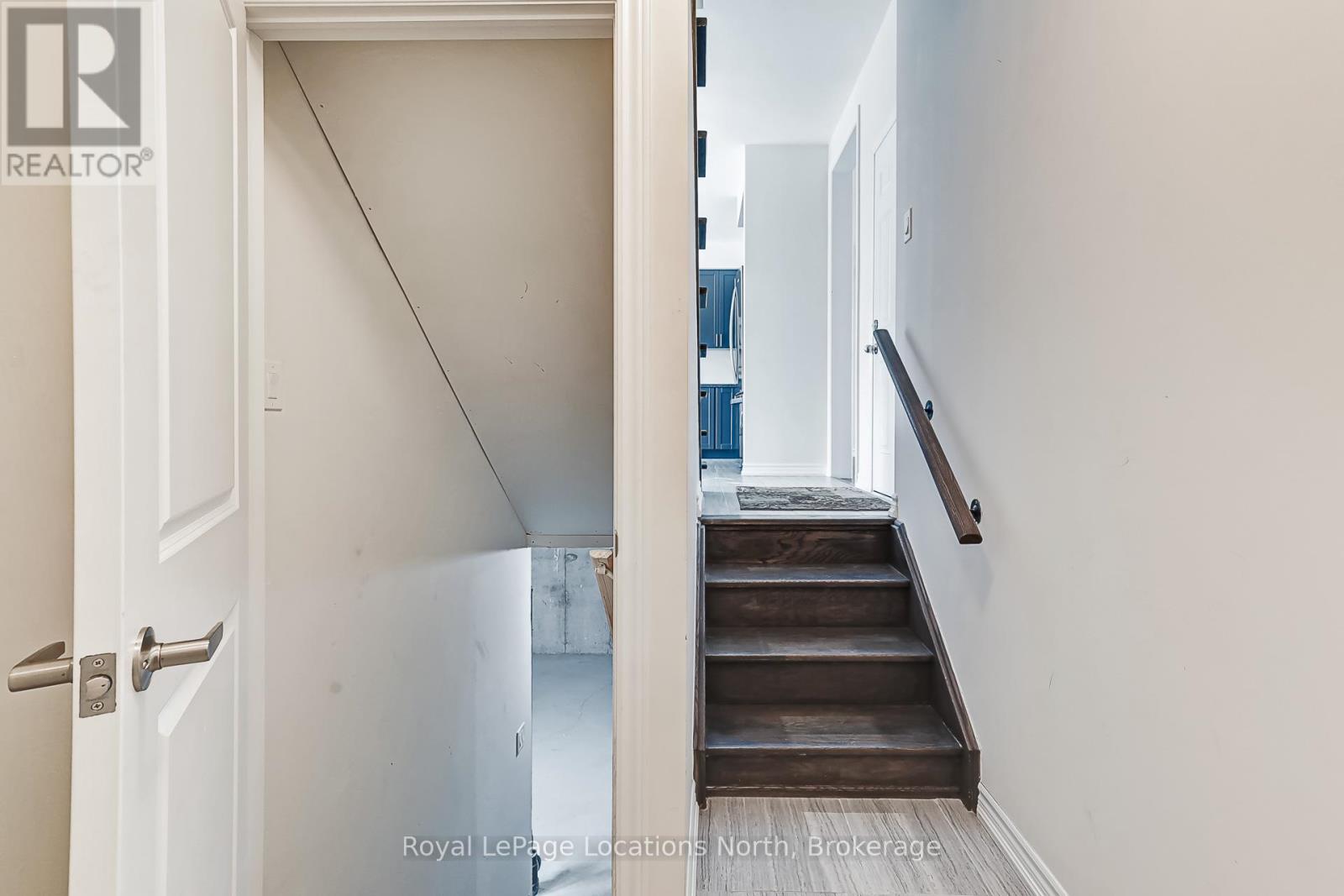137 ALLEGRA DRIVE - 36