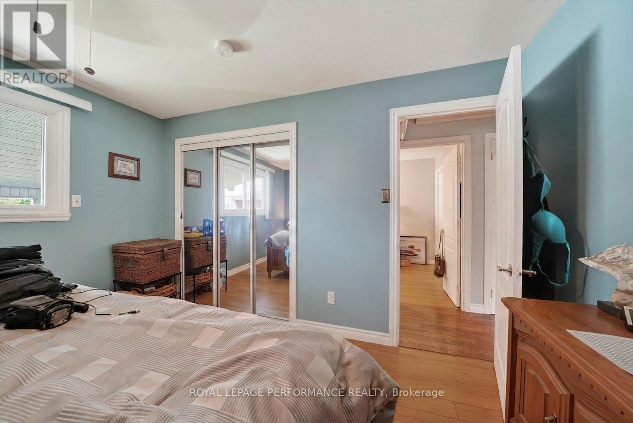 10 VALECREST DRIVE - 21