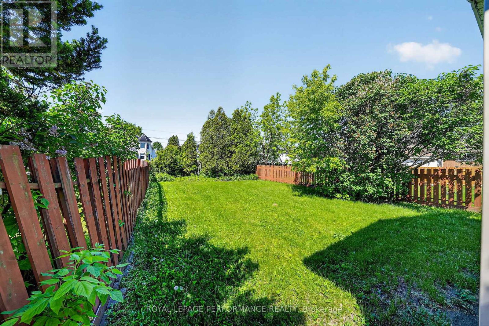 10 VALECREST DRIVE - 34