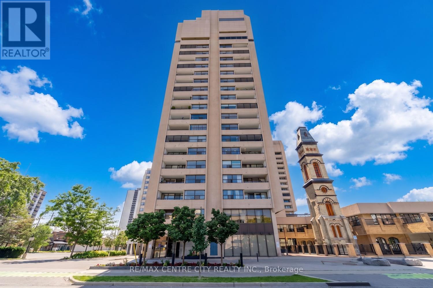 #901 389 DUNDAS STREET - 1