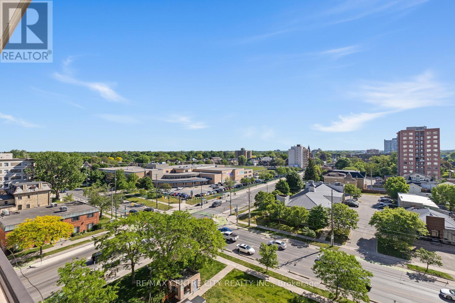 #901 389 DUNDAS STREET - 39