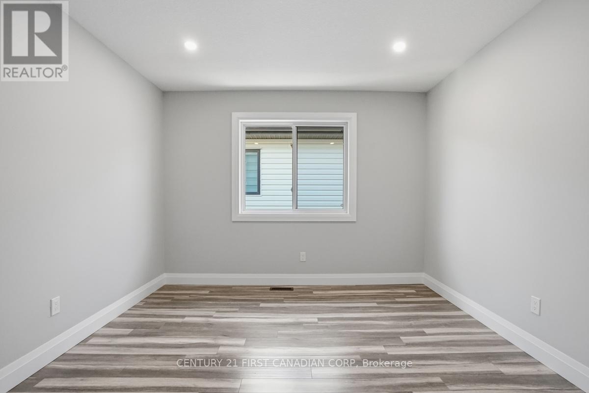 2775 ORIOLE DRIVE - 27
