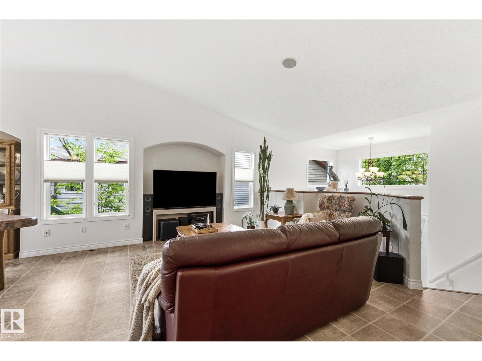 843 Oakland PL — photo 10
