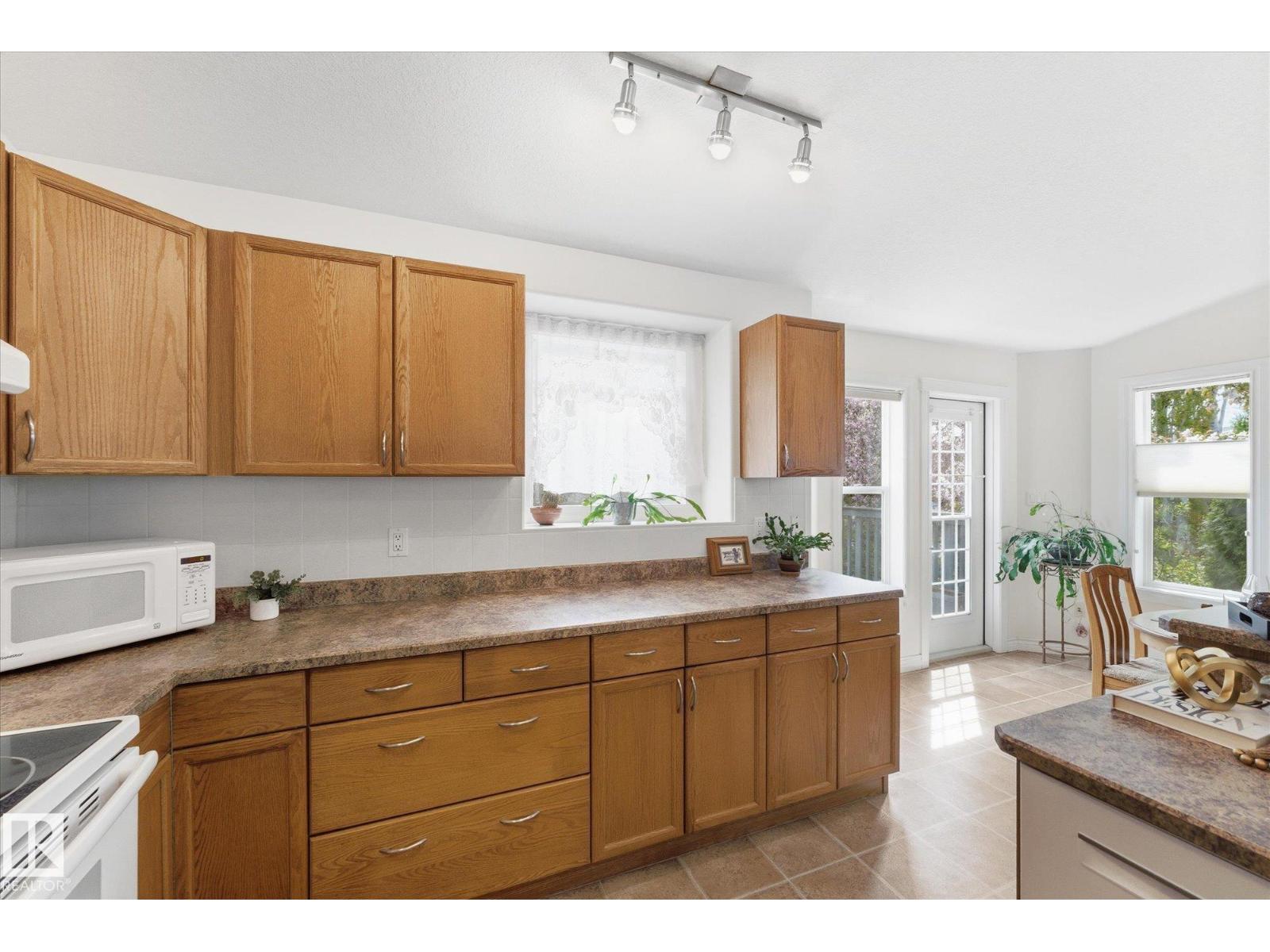 843 Oakland PL — photo 16