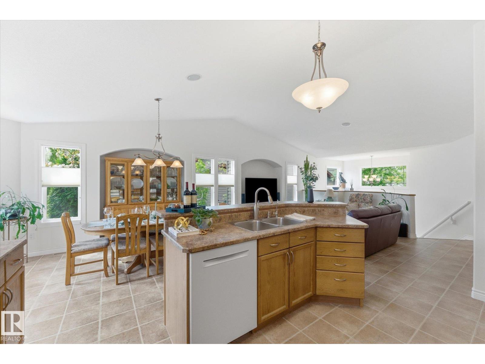 843 Oakland PL — photo 18