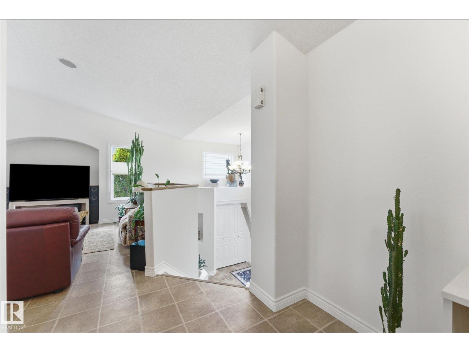 843 Oakland PL — photo 20