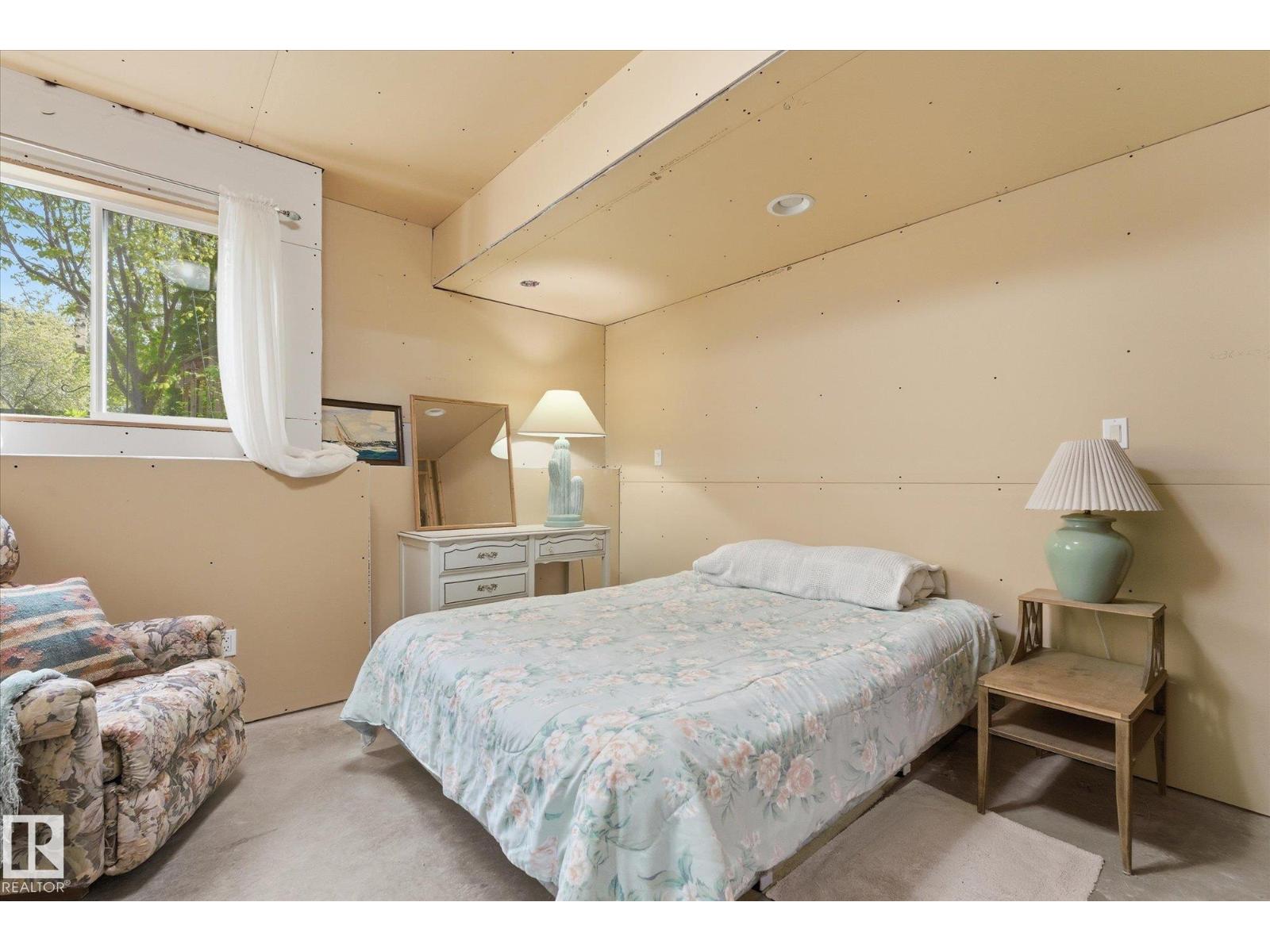 843 Oakland PL — photo 28