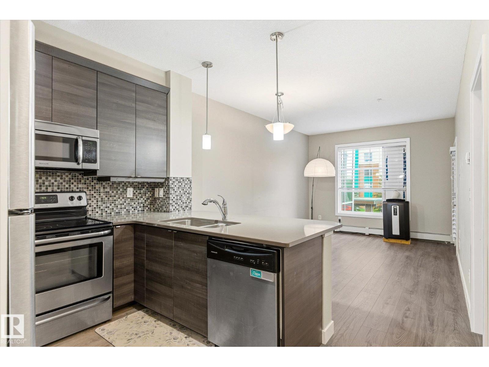 #218 2590 ANDERSON WY SW - 4