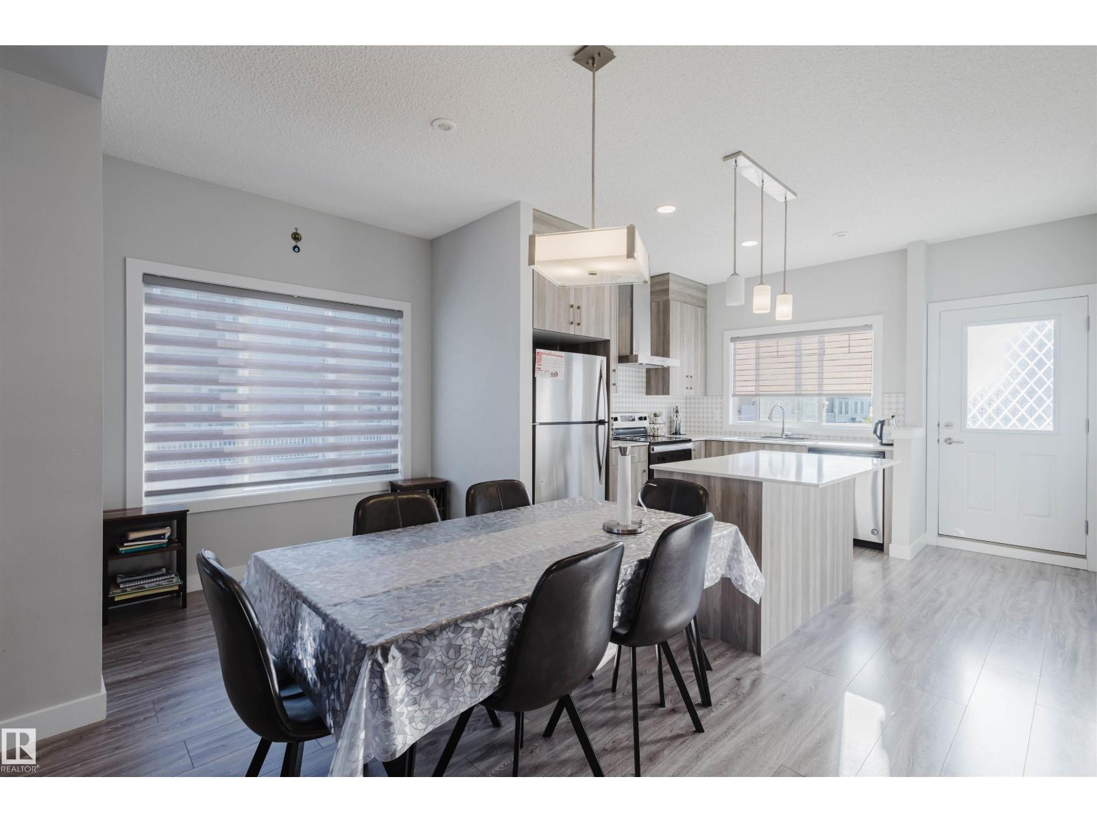 #41 2215 24 ST NW - 12