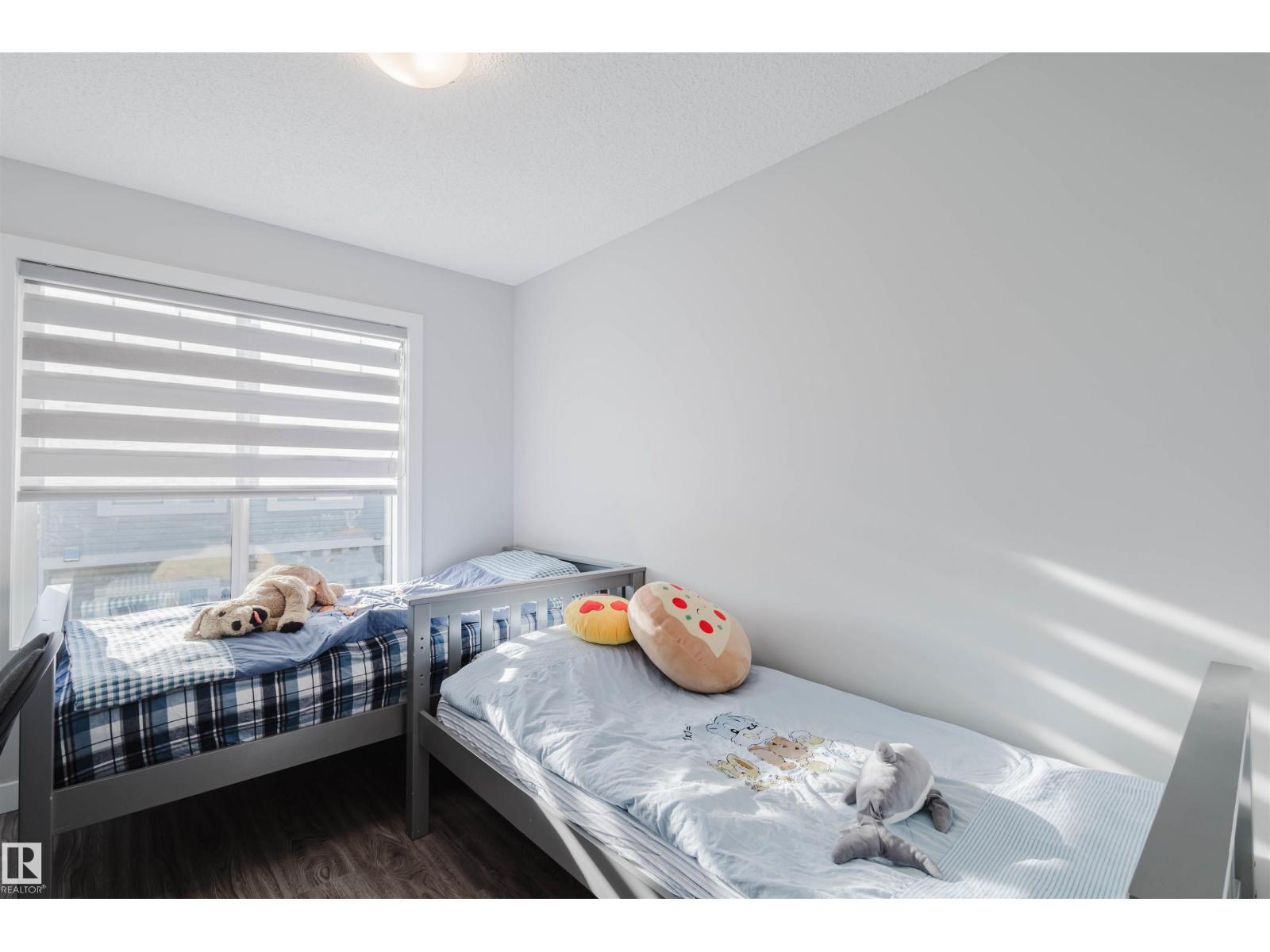 #41 2215 24 ST NW - 18