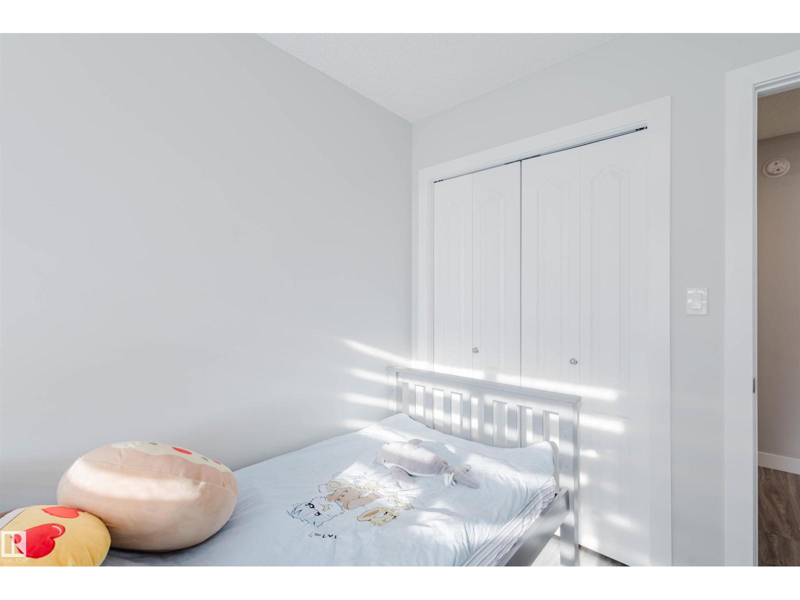 #41 2215 24 ST NW - 19