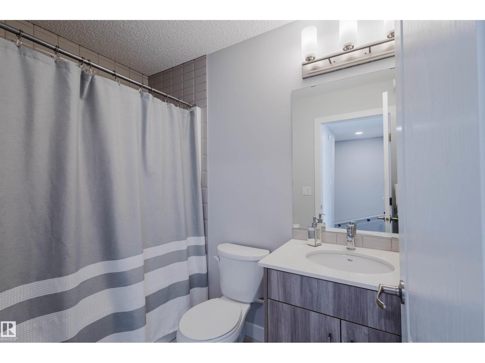 #41 2215 24 ST NW - 22