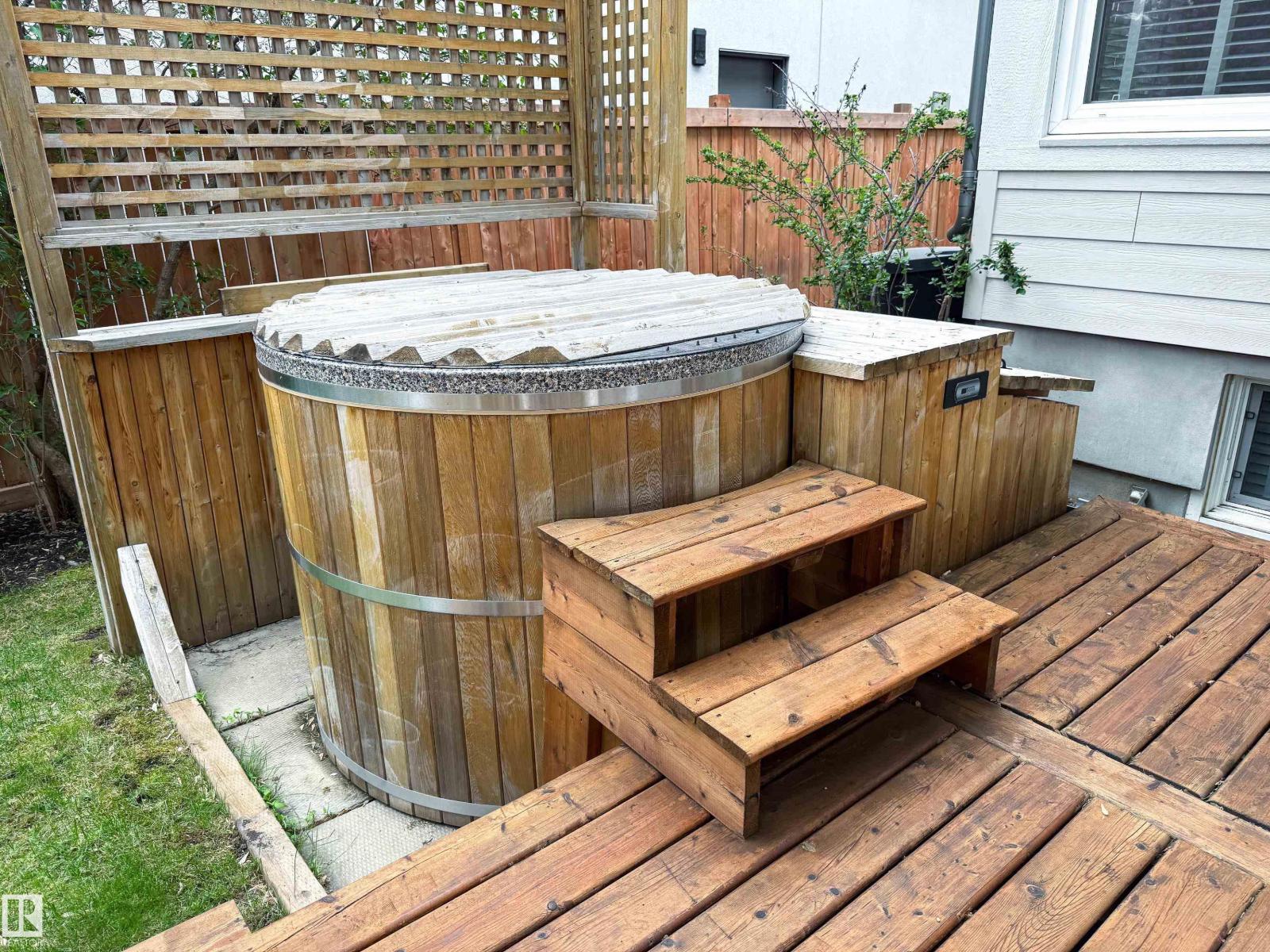 8332 120 ST NW - 59