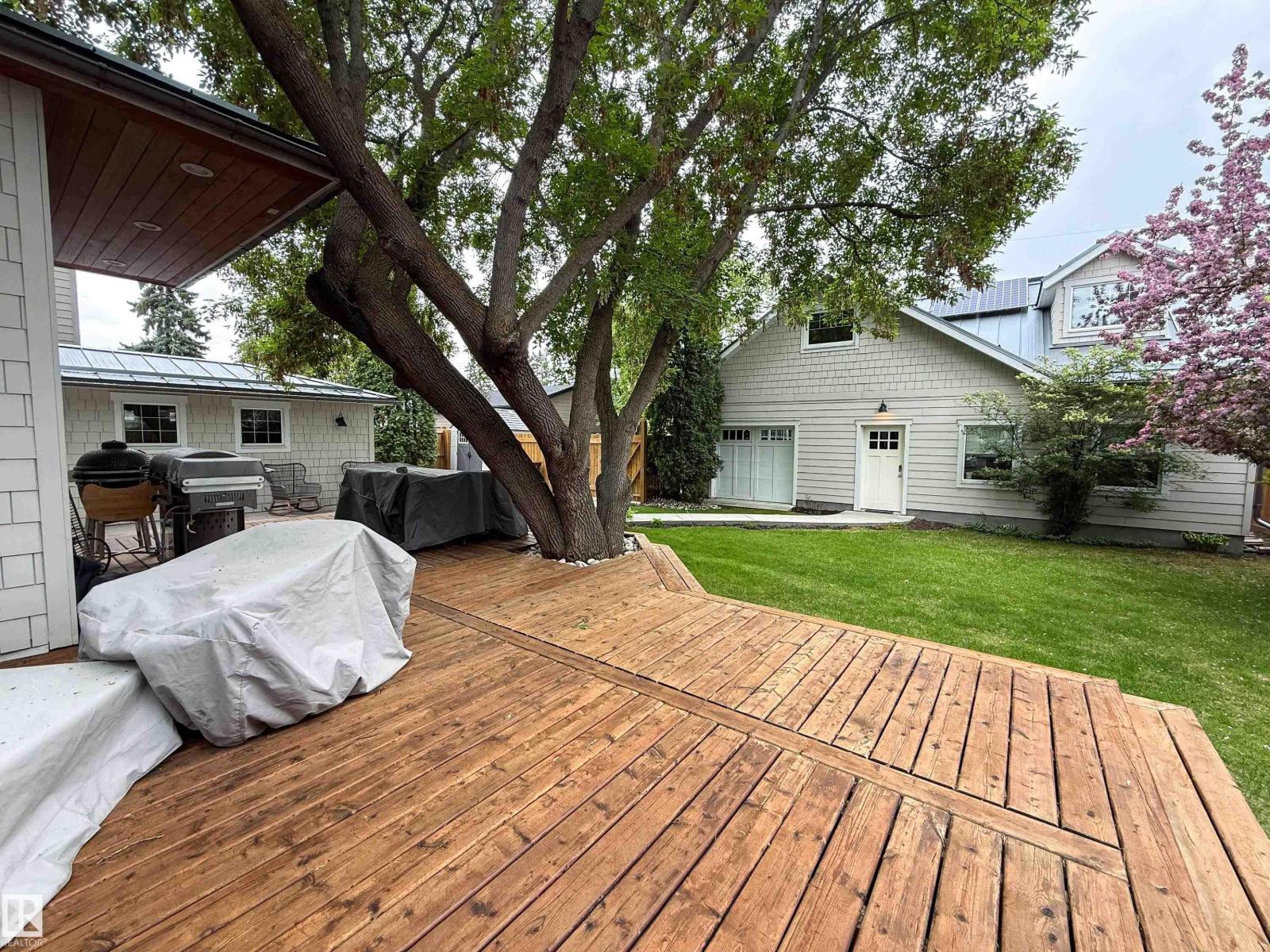 8332 120 ST NW - 60