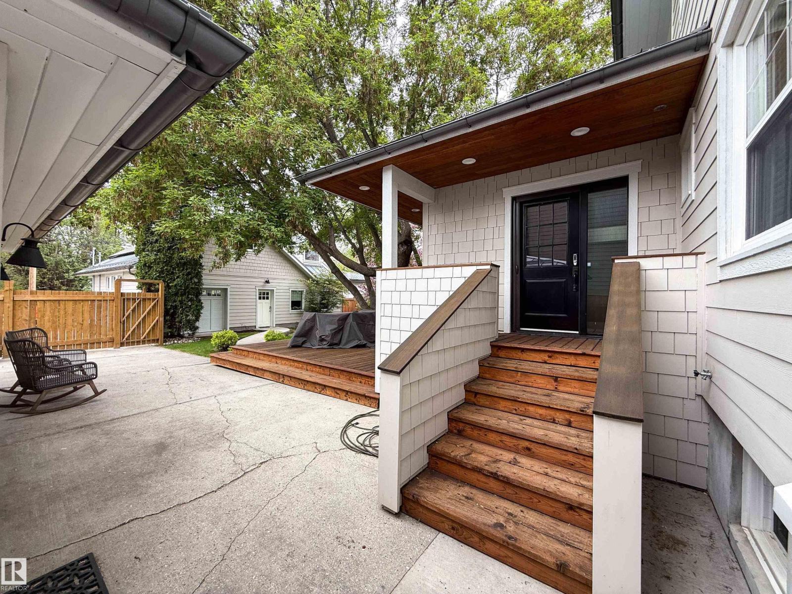 8332 120 ST NW - 61