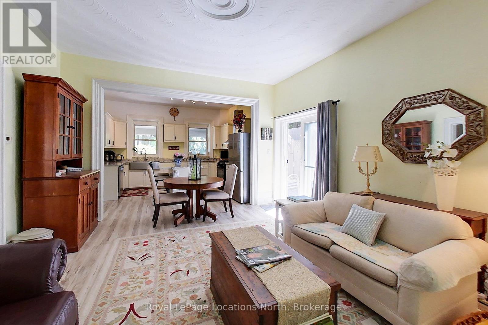 44 PARKVIEW AVENUE - 18