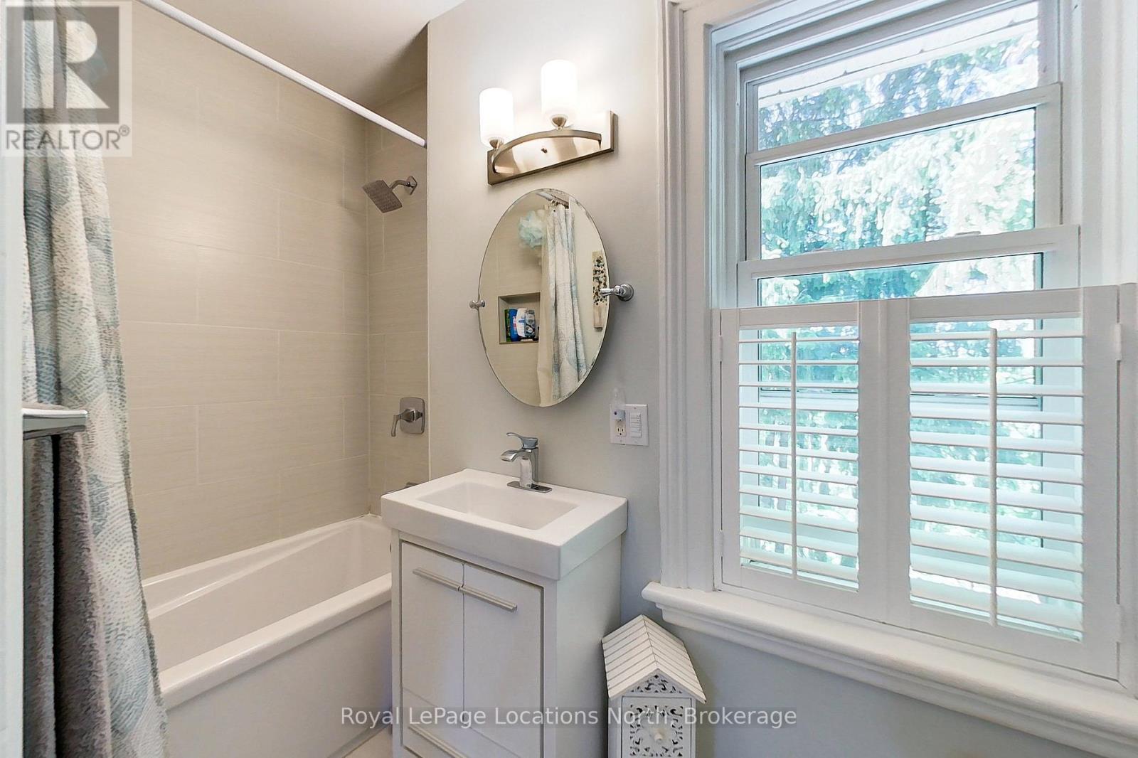 44 PARKVIEW AVENUE - 29