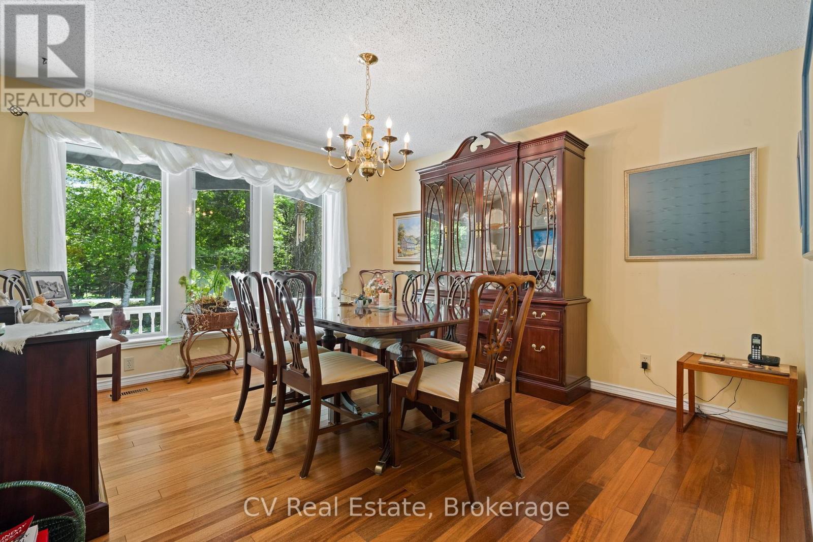 16 BREISACHER ROAD - 12