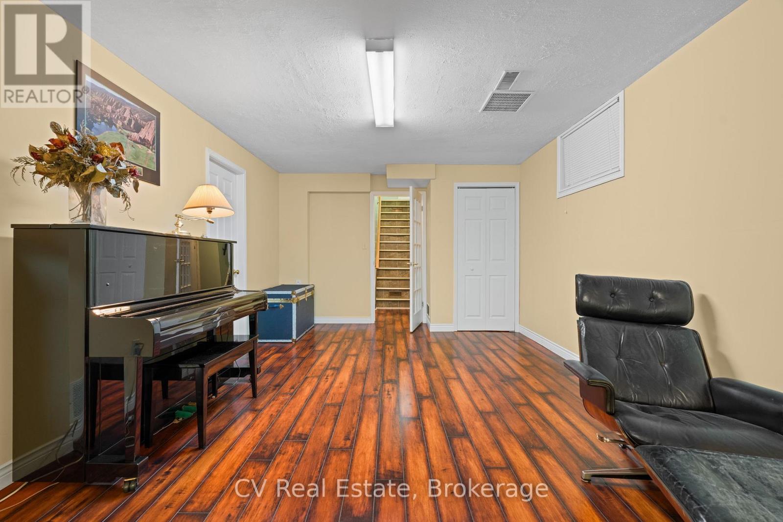 16 BREISACHER ROAD - 21