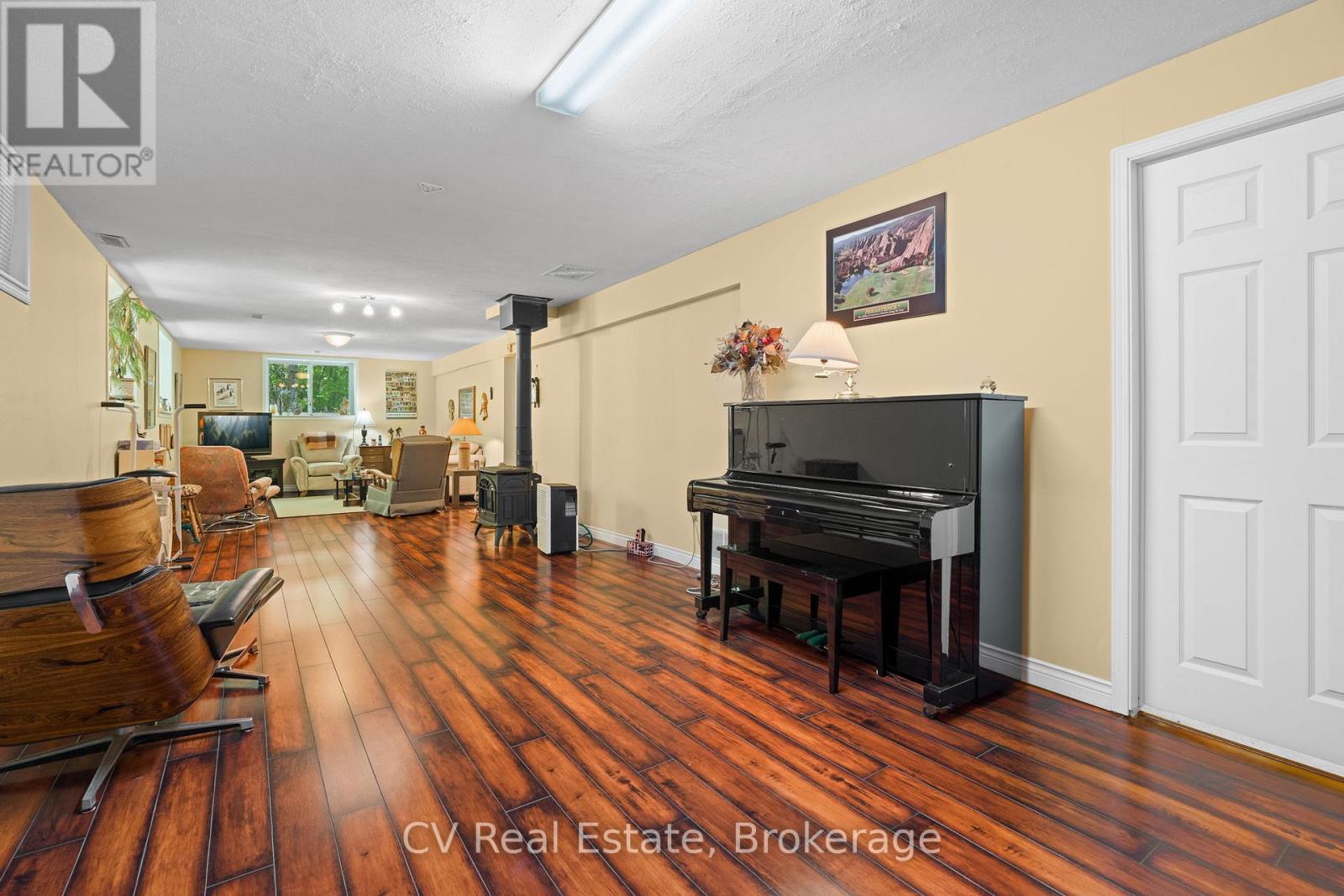 16 BREISACHER ROAD - 22