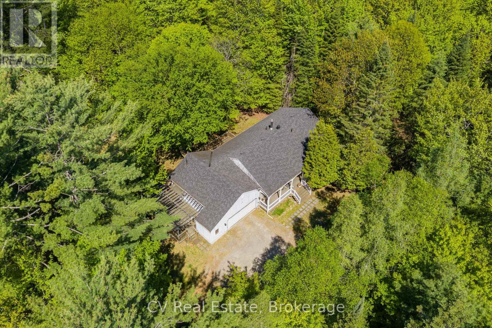 16 BREISACHER ROAD - 33