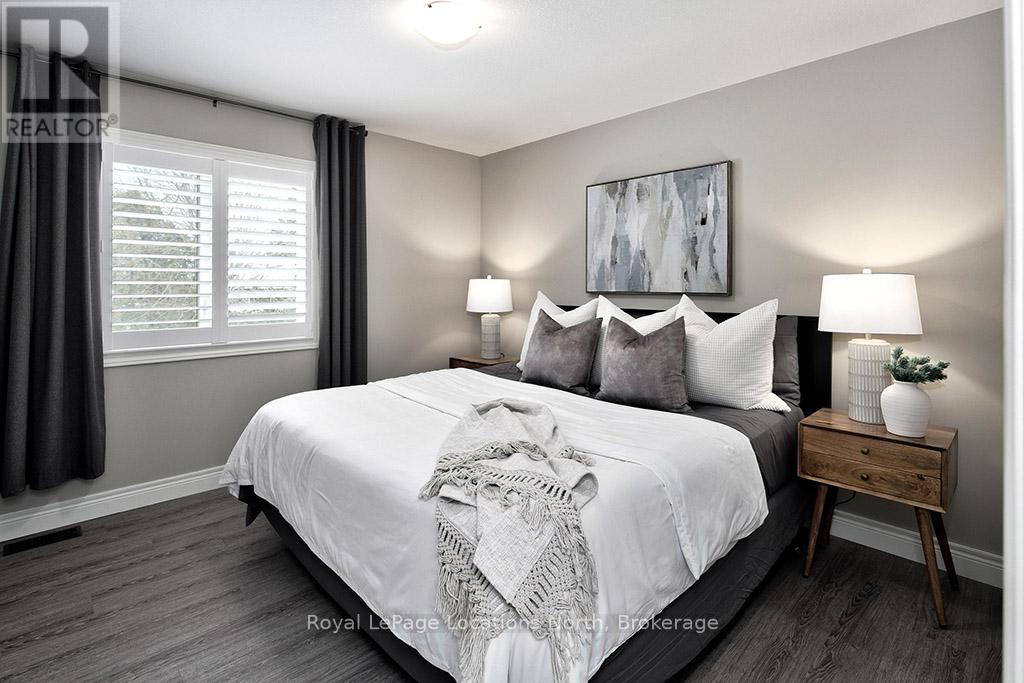 17 ELGIN STREET S - 15