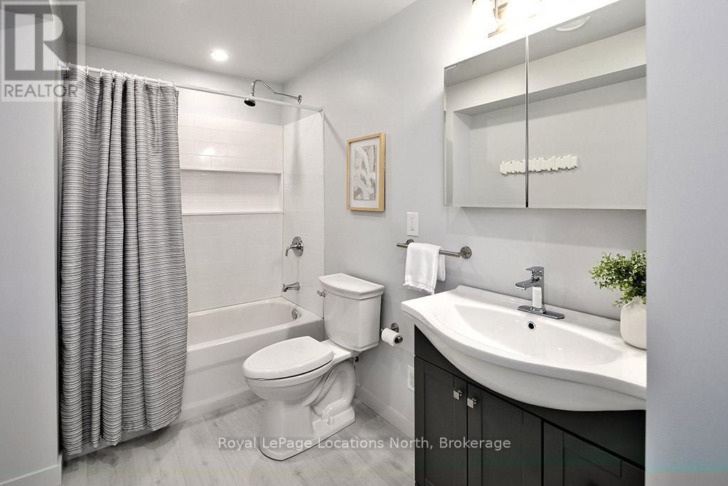 17 ELGIN STREET S - 20
