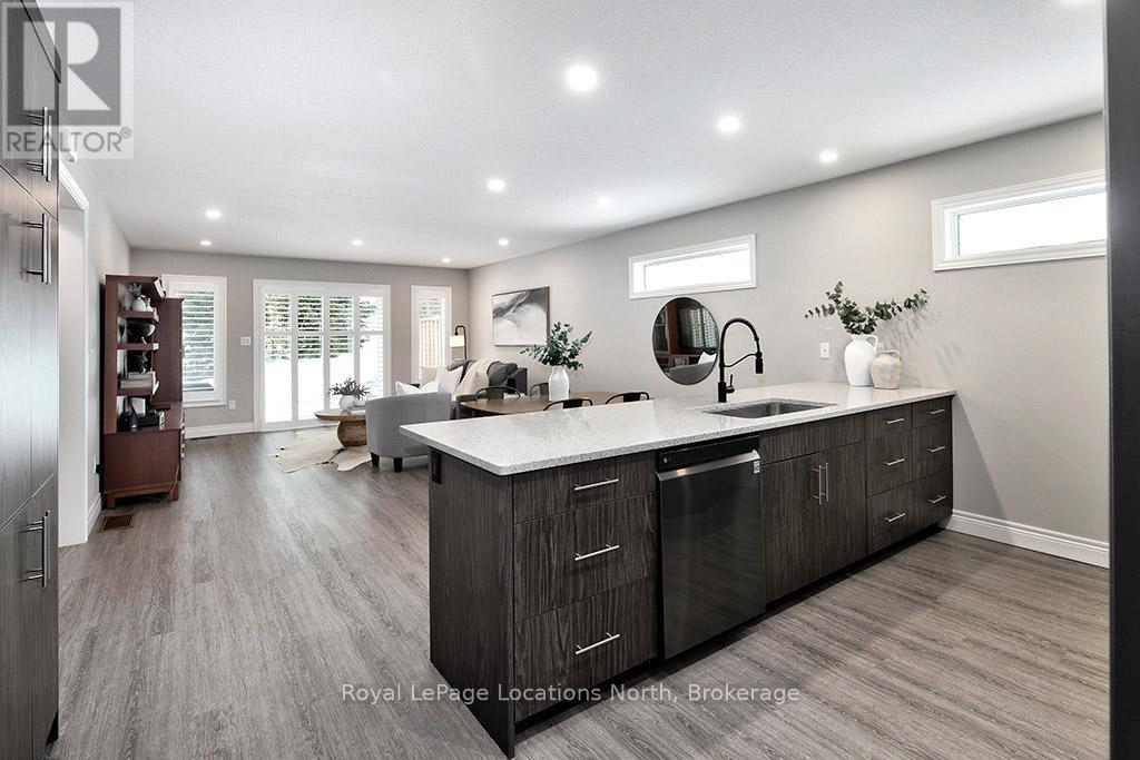 17 ELGIN STREET S - 4