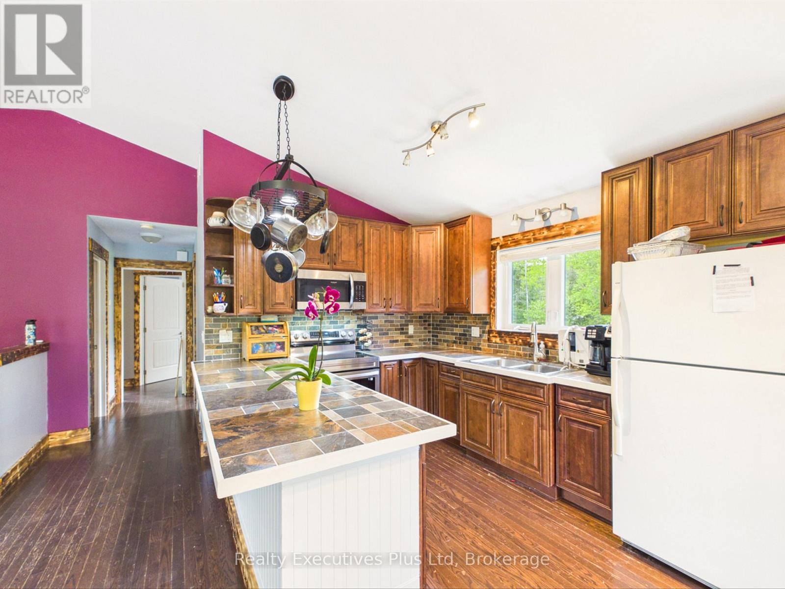 235 ROCK POINT ROAD - 17
