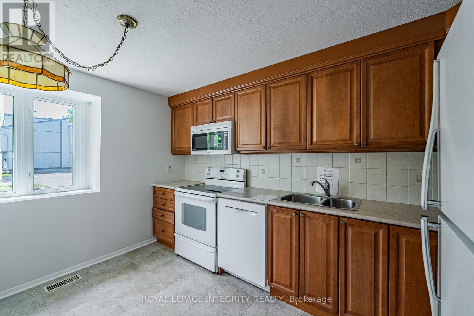 32C BENLEA DRIVE - 4