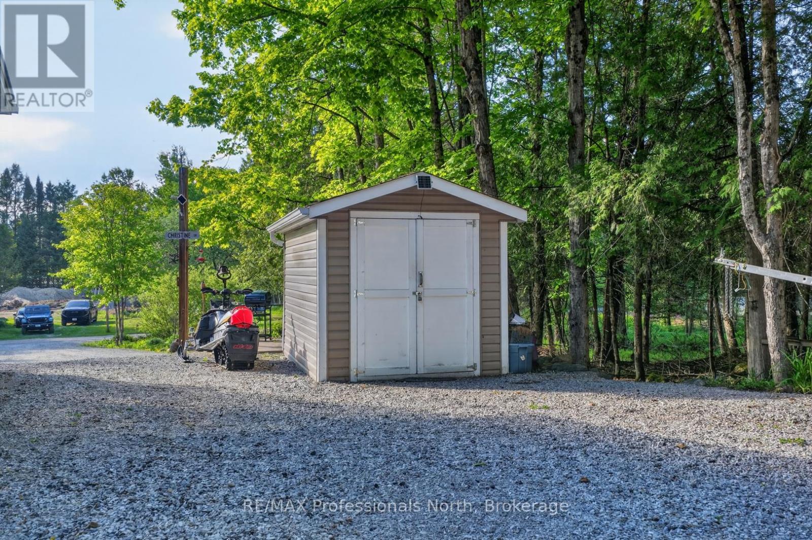 1086 PROVIDENCE DRIVE - 34