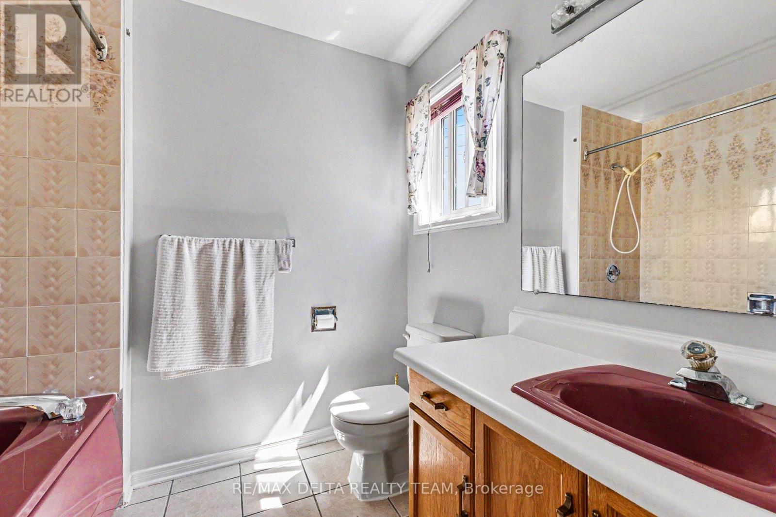 27 BRAMBLEGROVE CRESCENT - 11