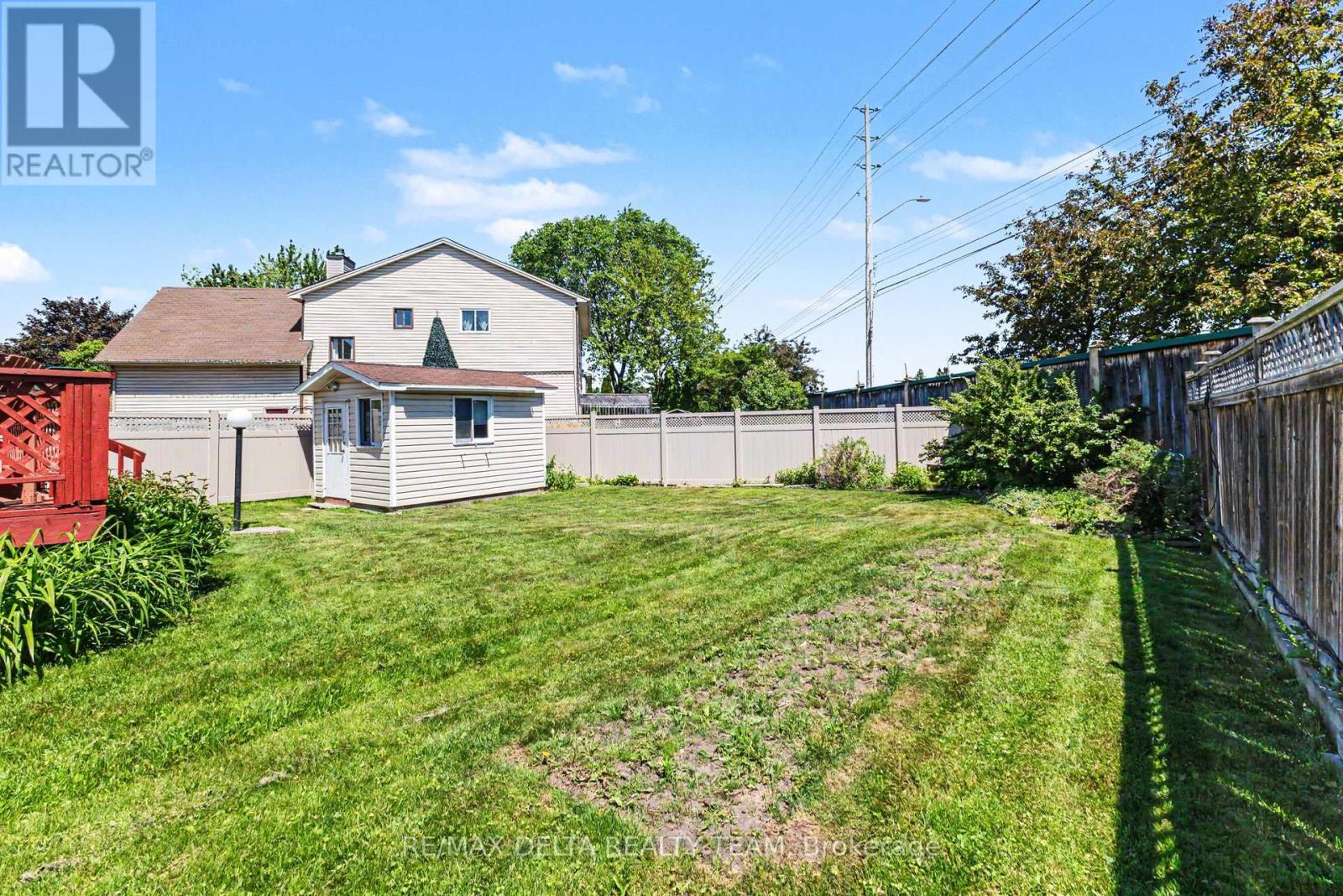 27 BRAMBLEGROVE CRESCENT - 19