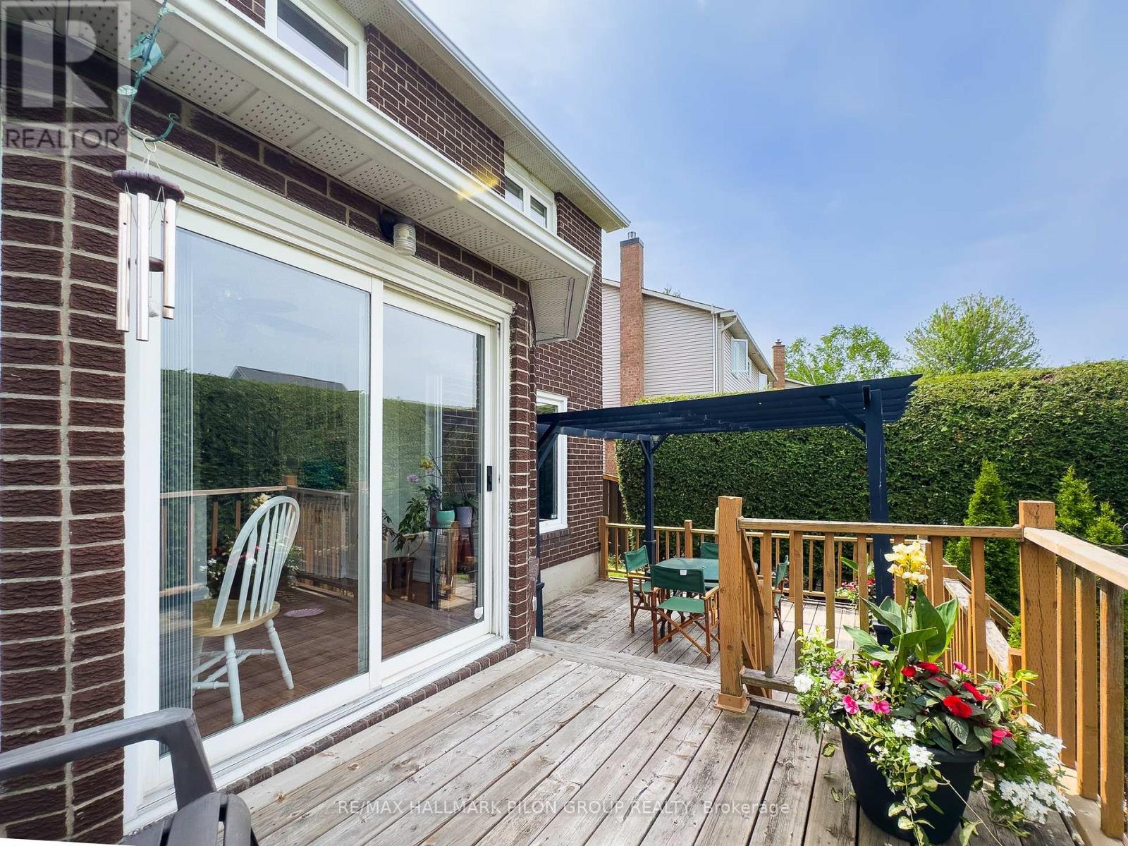1354 MOUNTAINSIDE CRESCENT - 27