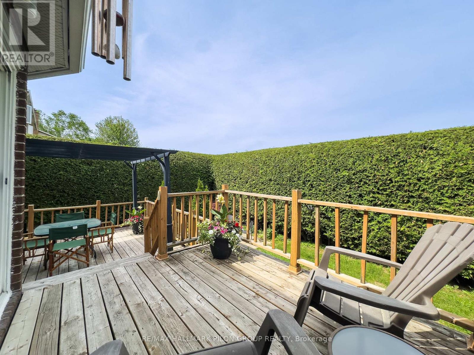 1354 MOUNTAINSIDE CRESCENT - 28