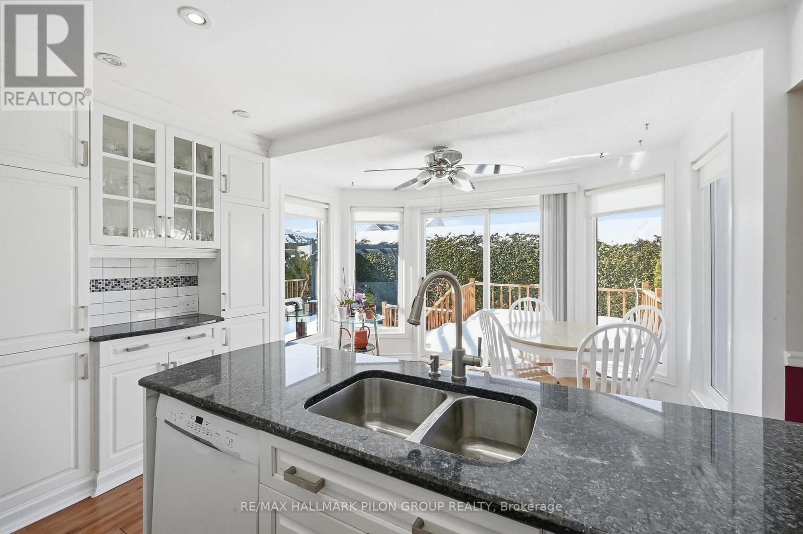 1354 MOUNTAINSIDE CRESCENT - 6