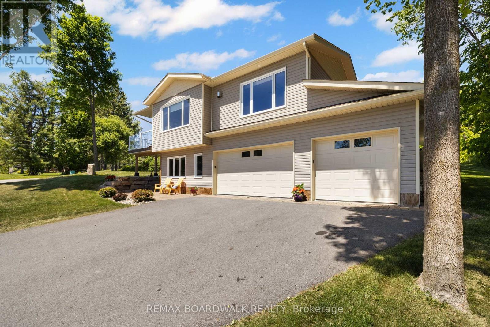 159 DUNLOP CRESCENT - 1
