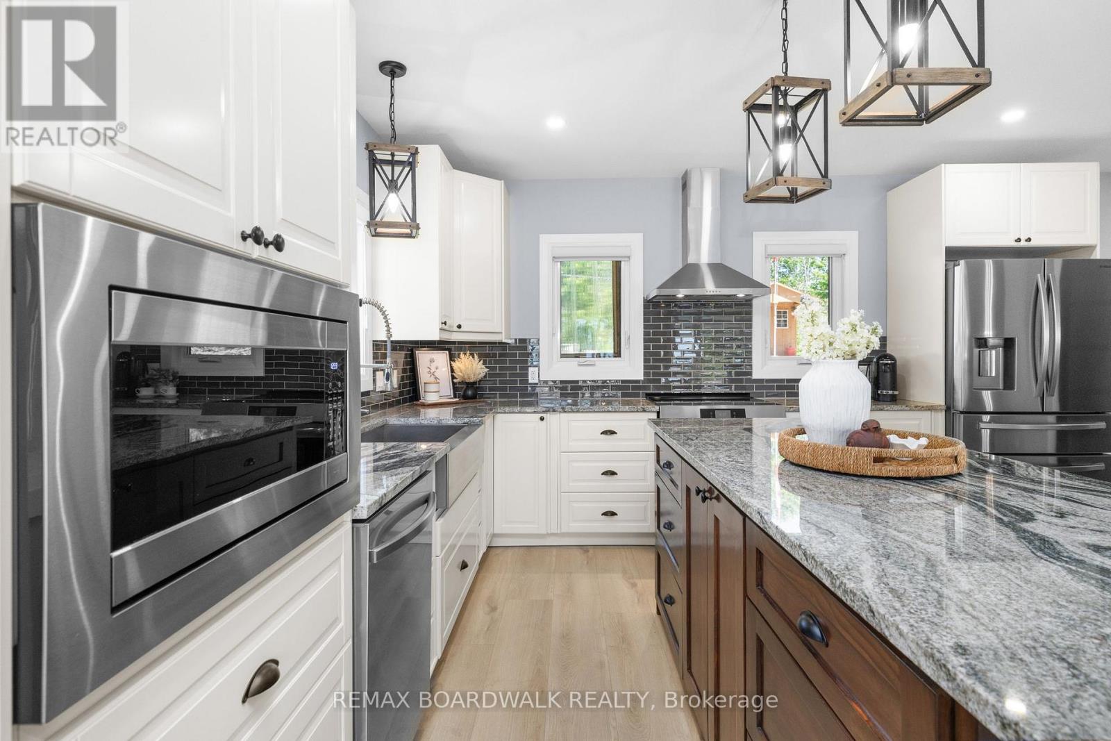 159 DUNLOP CRESCENT - 10