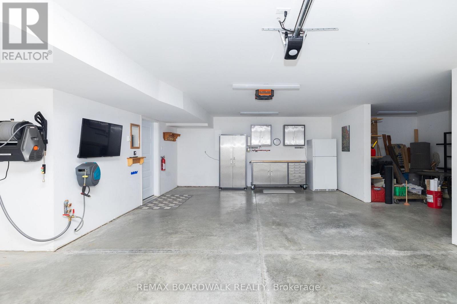 159 DUNLOP CRESCENT - 34