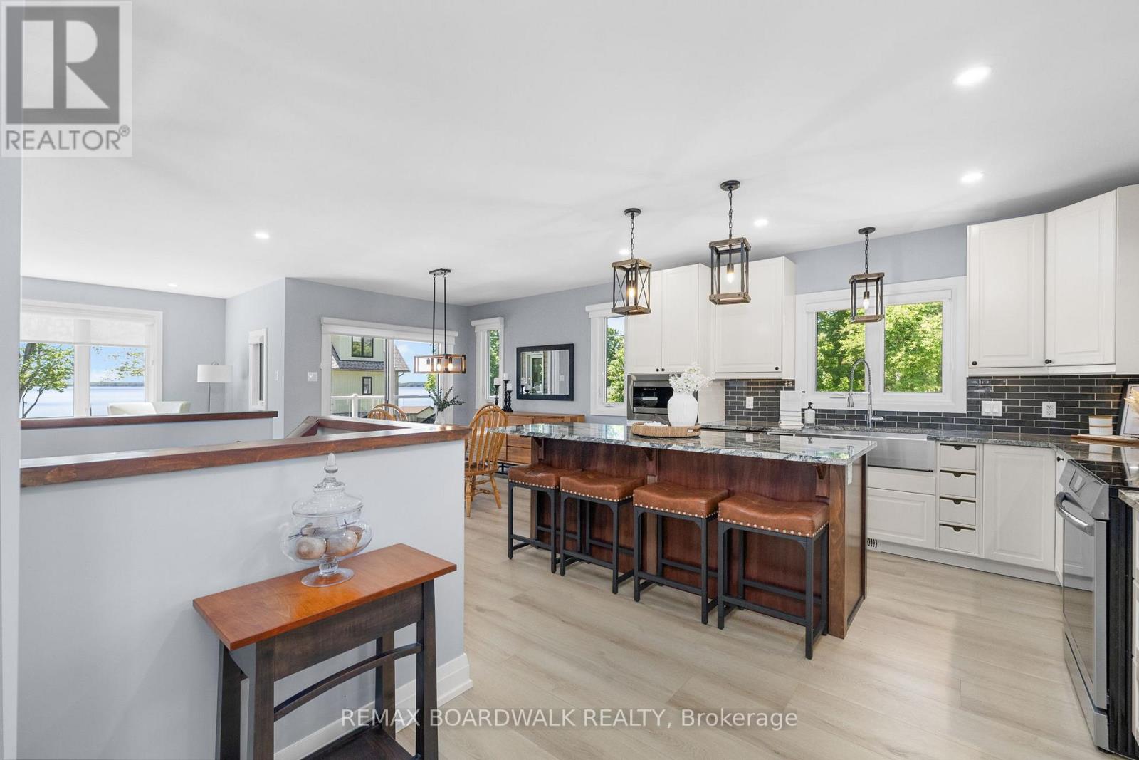159 DUNLOP CRESCENT - 6